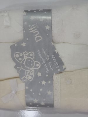 Set de 3 gasas con puntilla