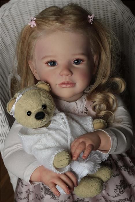 Sally (Regina Swialkowski)